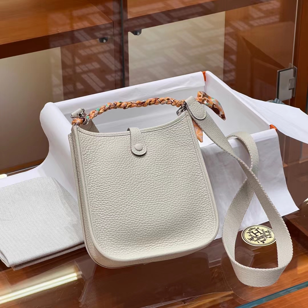 HERMES Mini Evelyne 10 Craie Full handmade Evelyne Fatory 17x18x5.5cm