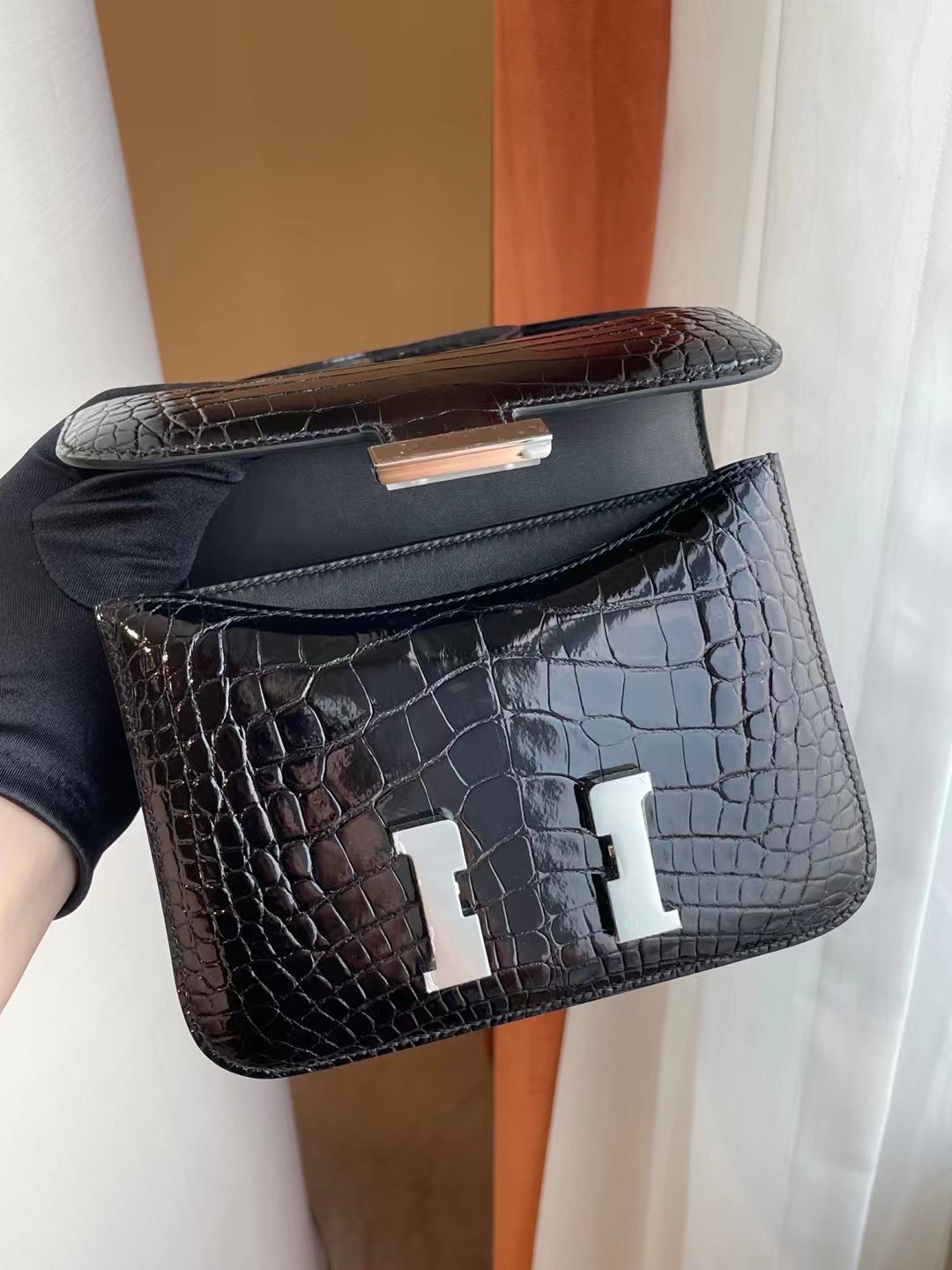 Hermes Constance 18cm 89 Noir Shiny Alligator Crocodile
