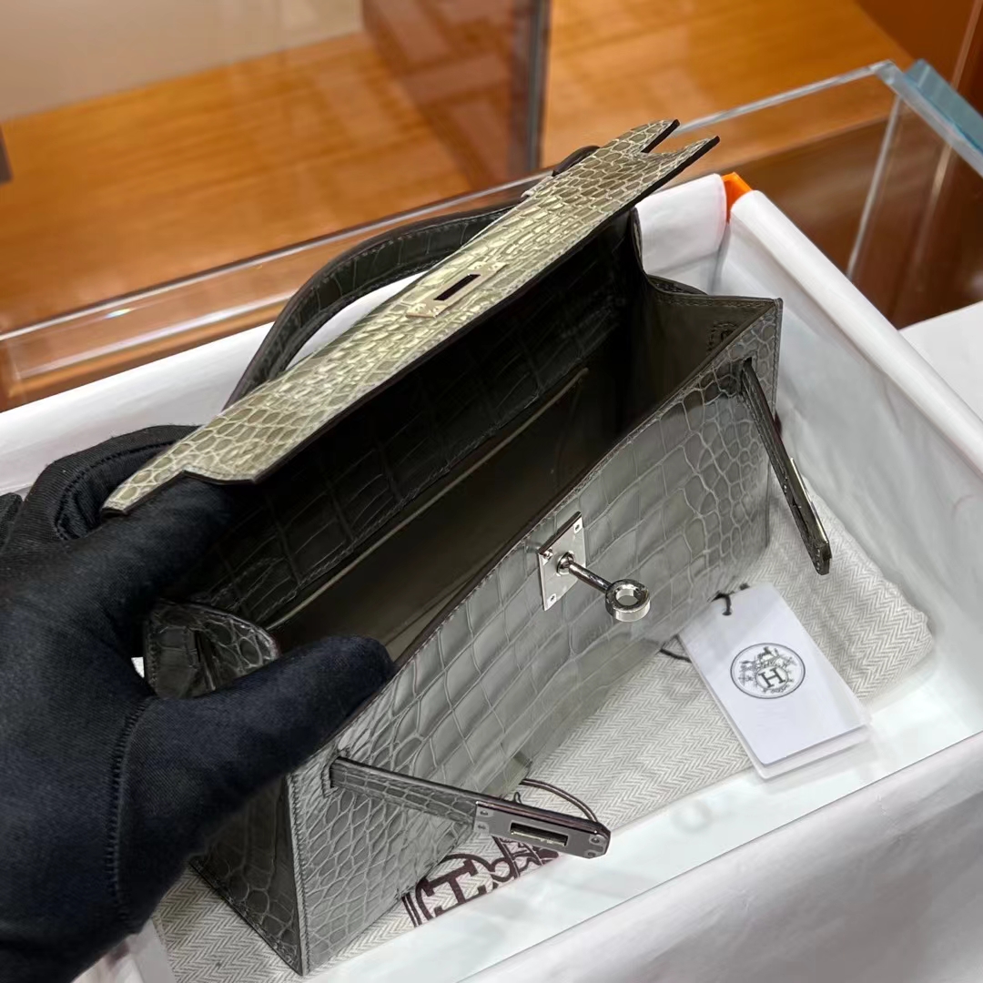 HERMES Kelly Pochette Alligator 81 Gris Tourterelle Full handmade 22x14x7cm 【God Factory】 Factory