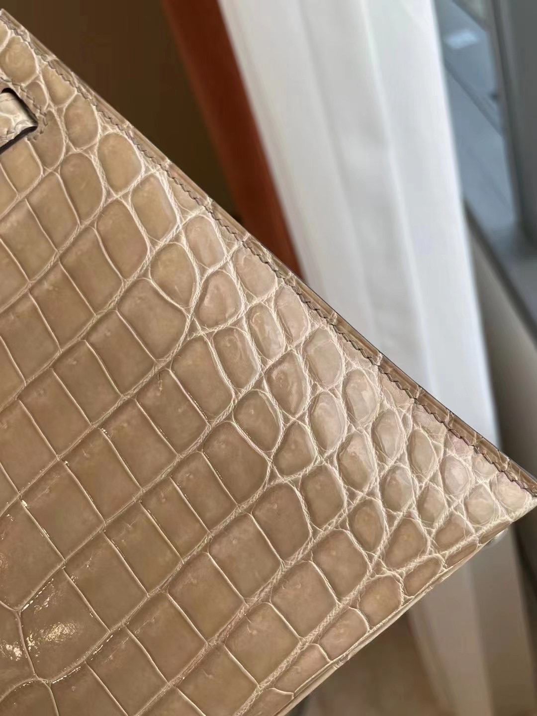 Hermes Kelly 28CM Shiny Crocodile Niloticus PHW