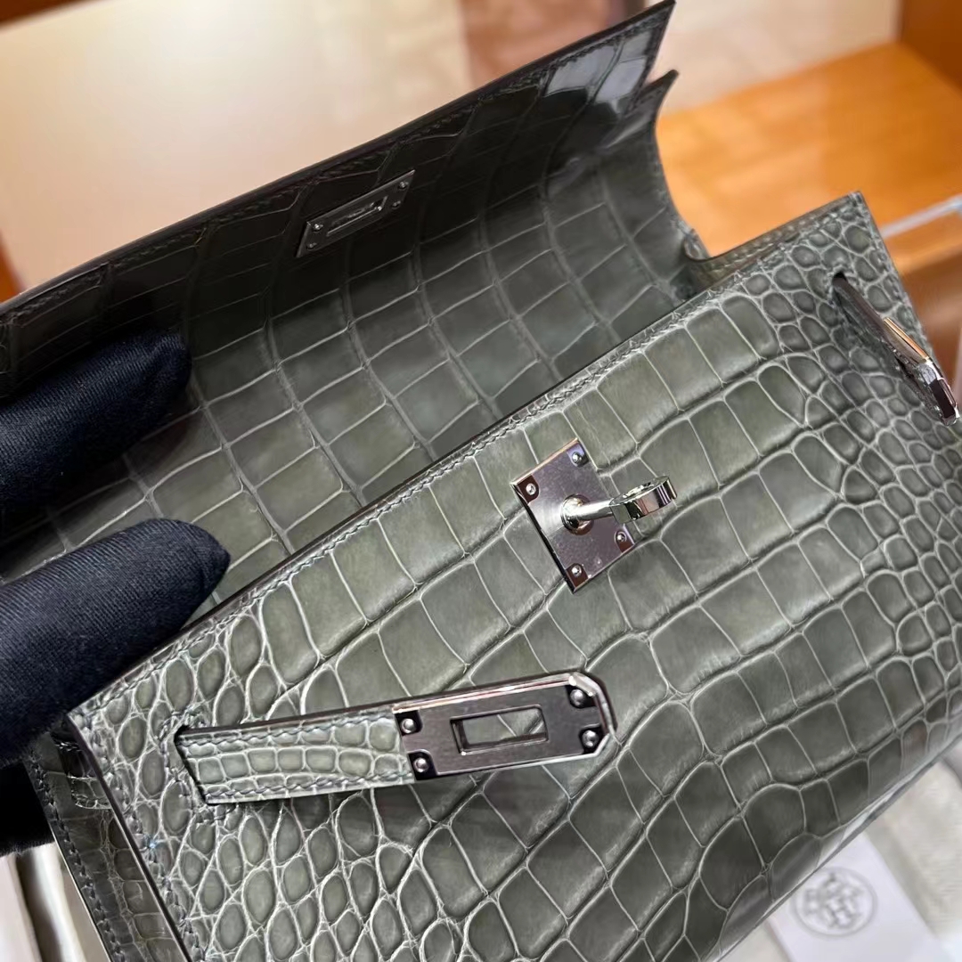 HERMES Kelly Pochette Alligator 81 Gris Tourterelle Full handmade 22x14x7cm 【God Factory】 Factory