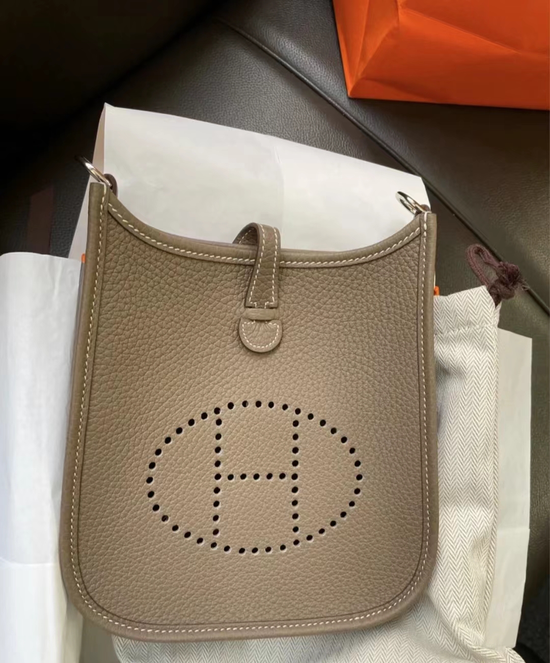 HERMES Mini Evelyne 8C Gri Elephant  Full handmade Evelyne Fatory 17x18x5.5cm