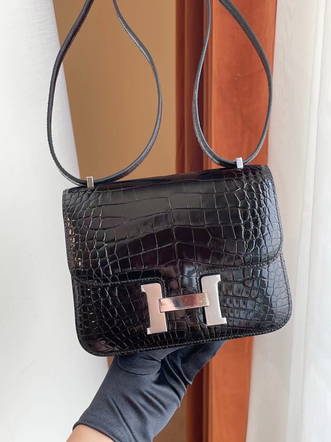 Hermes Constance 18cm 89 Noir Shiny Alligator Crocodile