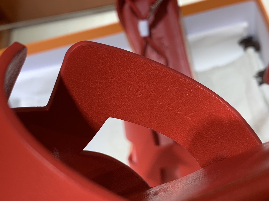 HERMES Sandals New Slippers Handmade Italian lamb sole 10 days of shipment 55 Rouge H