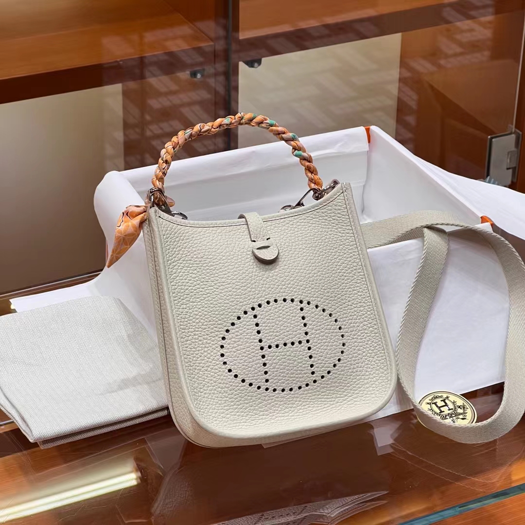 HERMES Mini Evelyne 10 Craie Full handmade Evelyne Fatory 17x18x5.5cm